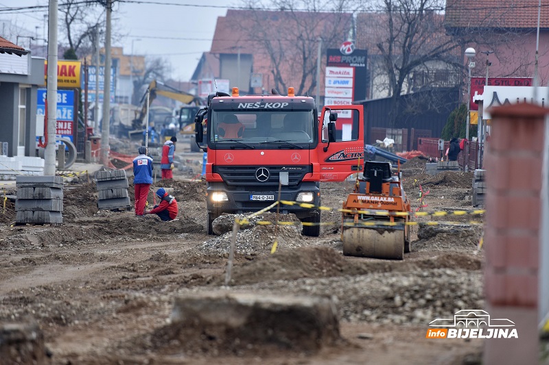 Radnicima nije jasno zašto vozila upadaju u 