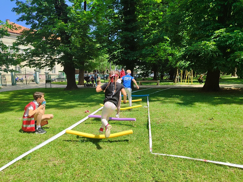 Mladi Bijeljinci oduševljeni trkom sa preprekama (FOTO)