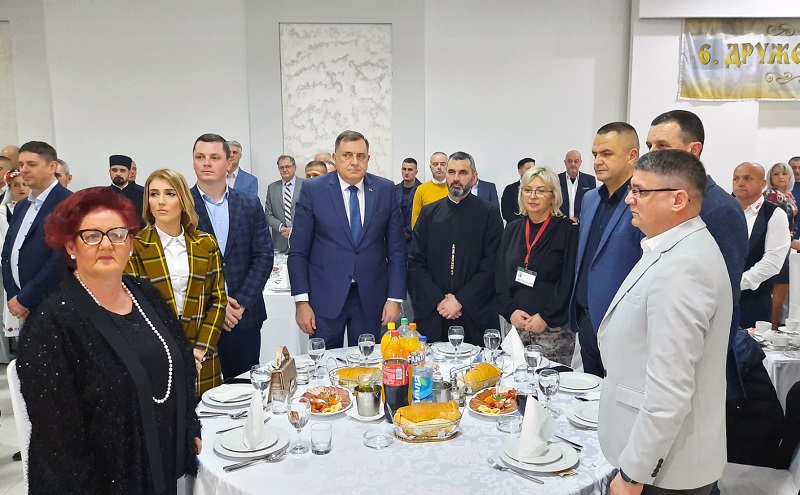 Dodik: Očuvati sjećanje i činjenice na život Srba u tuzlanskoj regiji (FOTO)