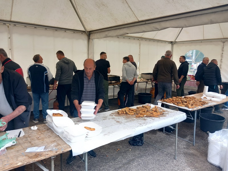 Bijeljina: Pripremili 330 posnih obroka za socijalno ugrožene (FOTO)