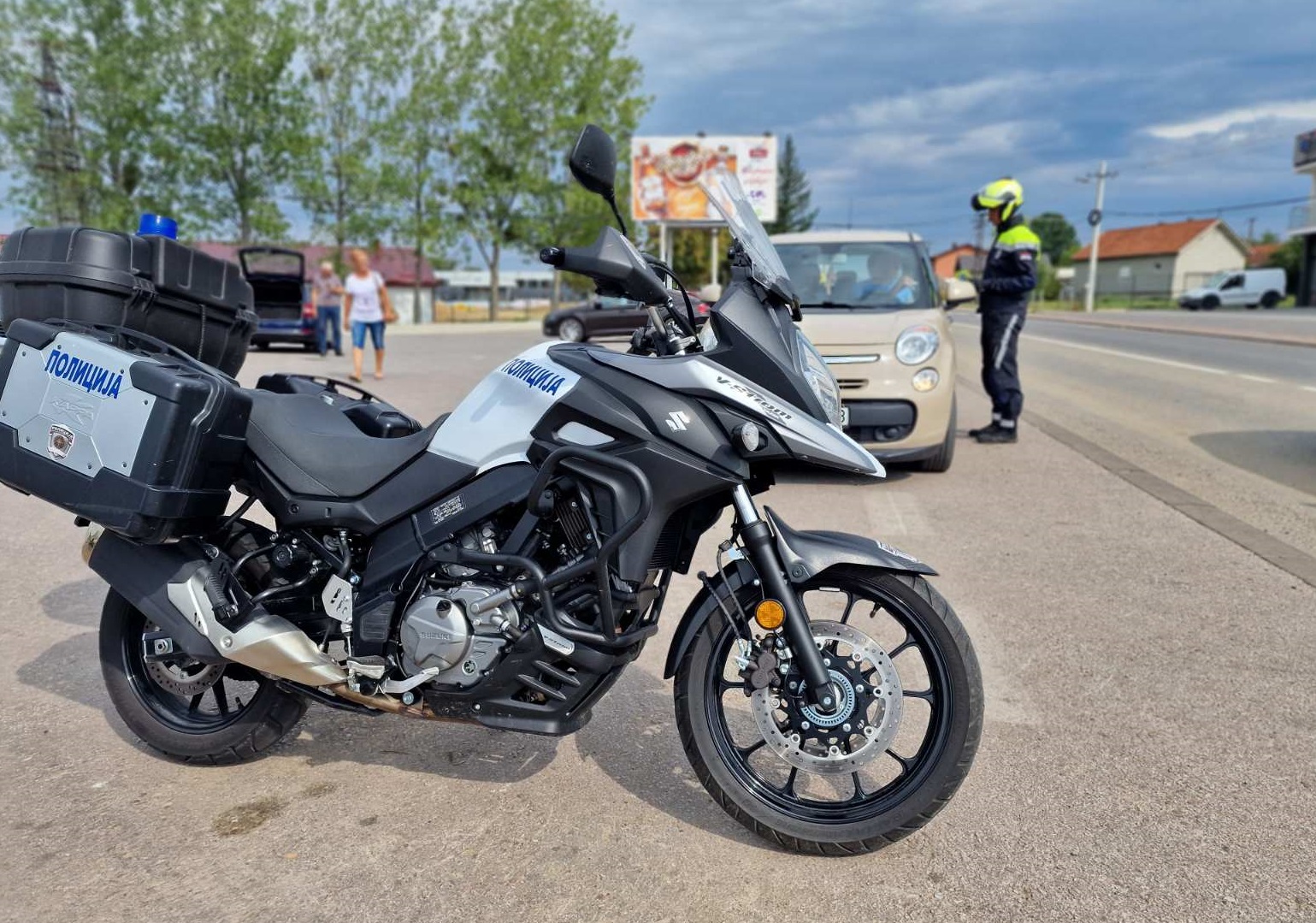 Mladi Bijeljinac u policijskoj uniformi patrolira na motociklu u Loznici i osvaja medalje (FOTO)