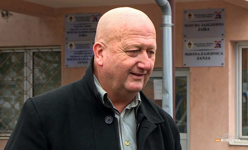 Vapaje mještana Janje niko ne čuje: Putevi neokrpljeni, ulice neosvijetljene (FOTO)