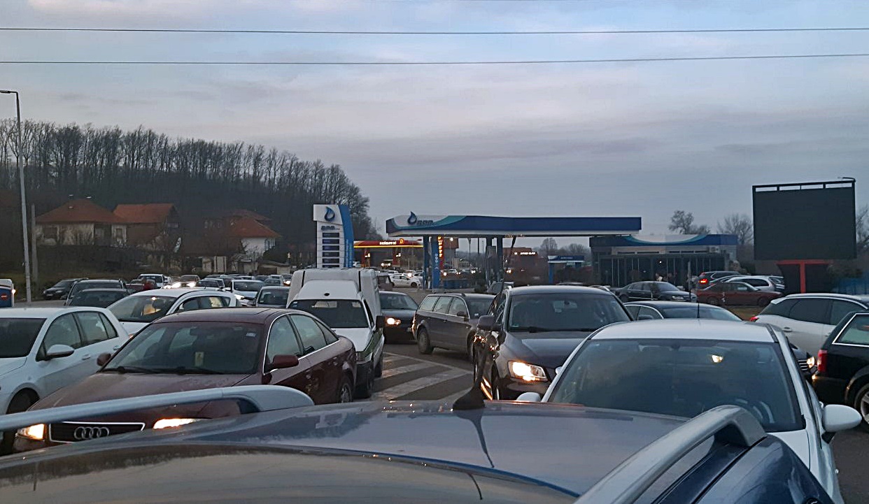 Kolaps na GP Šepak: Obilazili kolonu pa blokirali i suprotnu traku (FOTO)