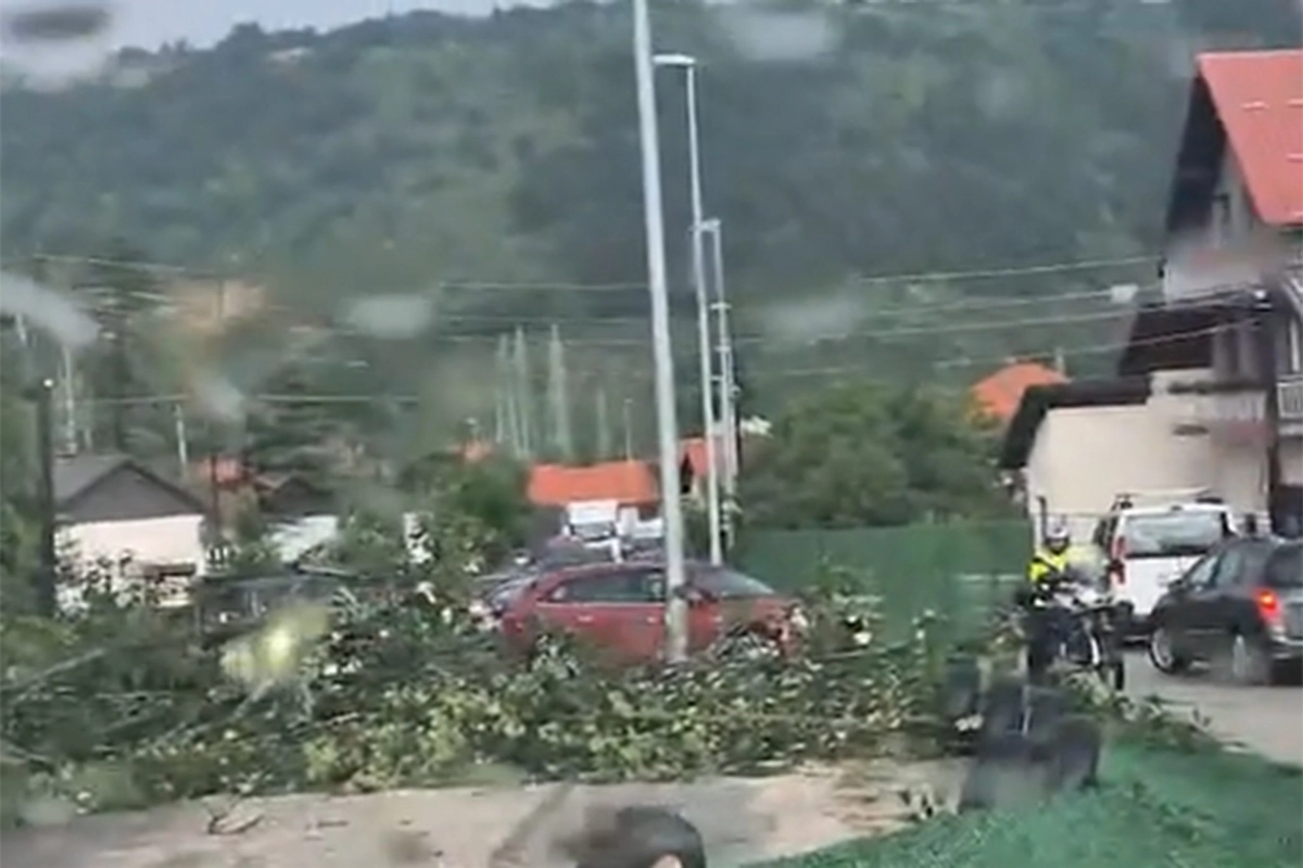 Snažno nevrijeme pogodilo dijelove Srbije