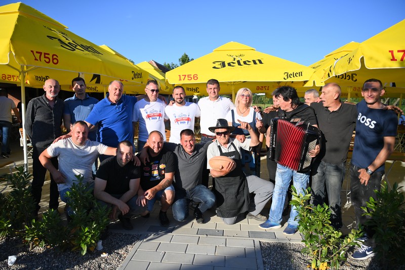“Sač fest” okupio više od 1.000 ljubitelja druženja: Prva nagrada za “Medaljon promet” (FOTO)