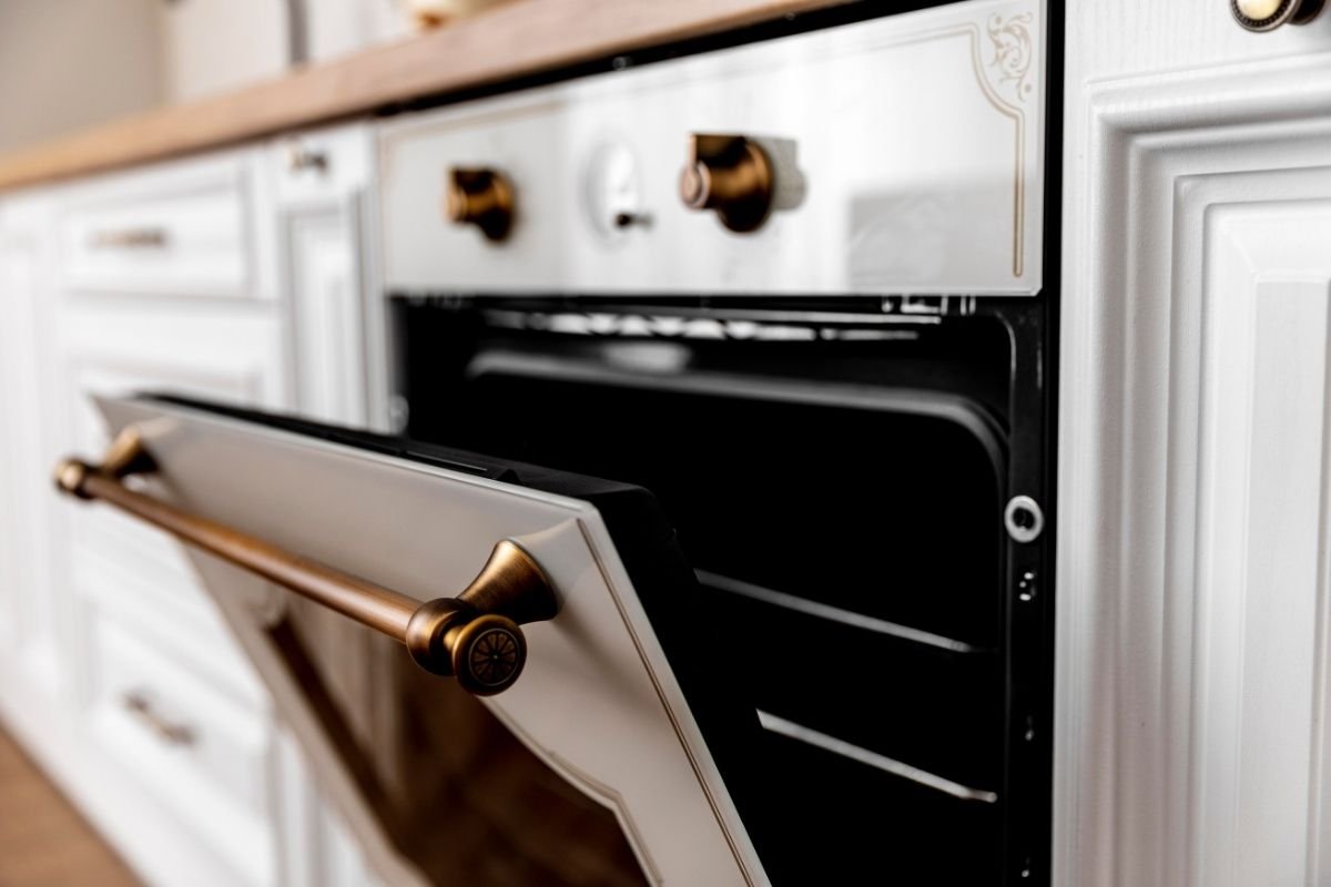 Koliko često treba da se čisti rerna?