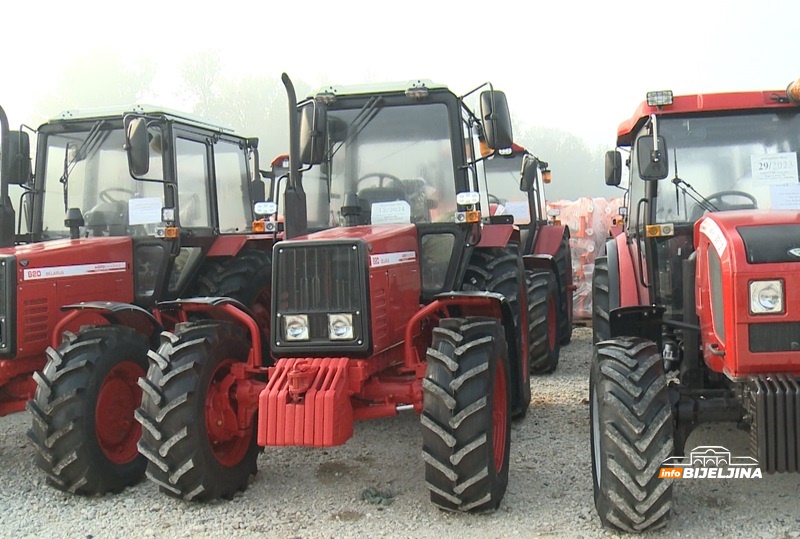 Prepolovljen budžet za traktore „Belarus“: Mladi farmeri strahuju da će ostati bez podrške