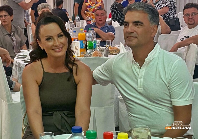 Više od 350 Smolućana se okupilo u Bijeljini: Raseljeni širom svijeta, ali zavičaj ne zaboravljaju (FOTO)