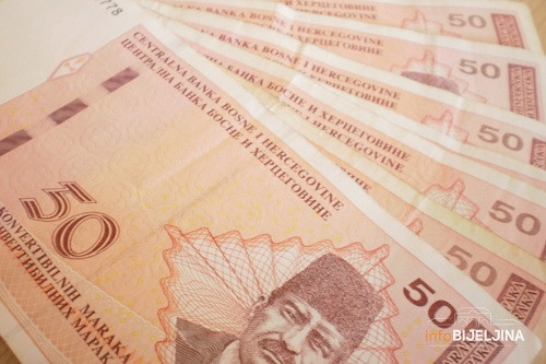 Ministri razmatraju budžet, osnovica za platu 