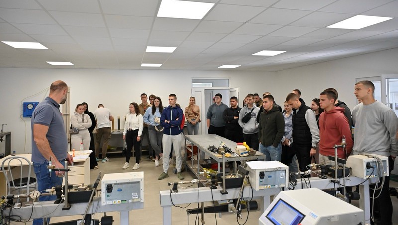Budući građevinci obišli gradilište Koridora Pet c (FOTO)