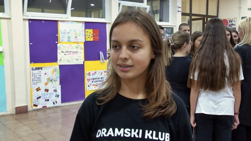 Uspjeh bijeljinskih gimnazijalaca: Predstava “Antigona” osvojila simpatije i žirija i publike (FOTO)