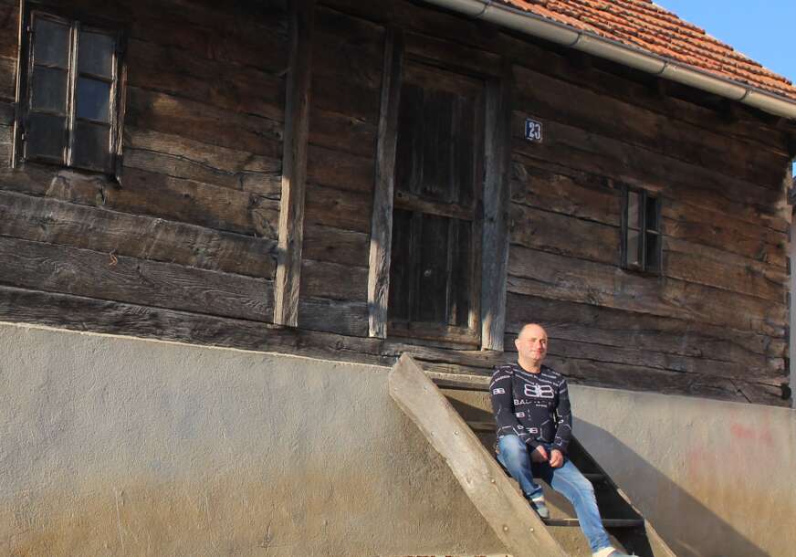 U ovoj kući živjelo je 11 čeljadi: Sjetna priča o drvenom domu Milića Bundala iz Devetaka kod Novog Grada (FOTO)