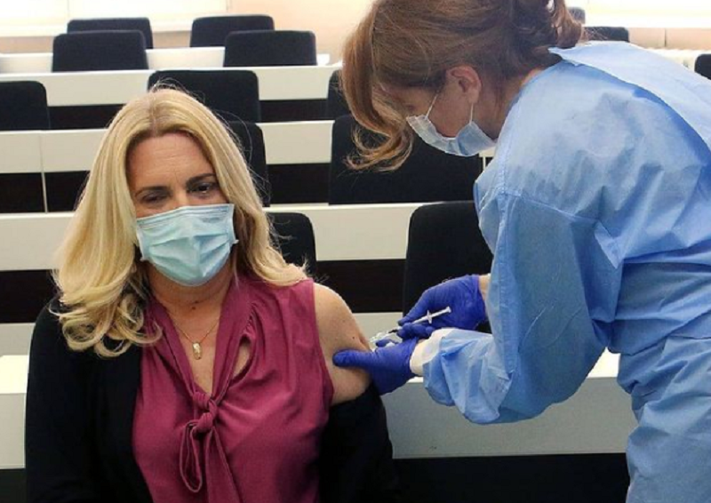 Predsjednica Srpske primila vakcinu protiv korona virusa 