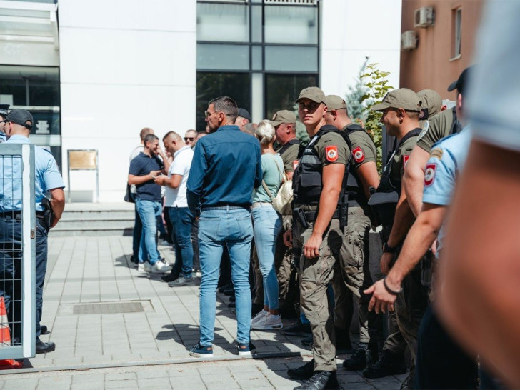 Sud obrazložio puštanje napadača: Kaje se, poštuje policiju