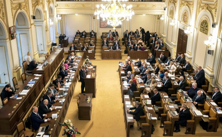 Češki parlament: Trenutni režim u Rusiji proglašen terorističkim