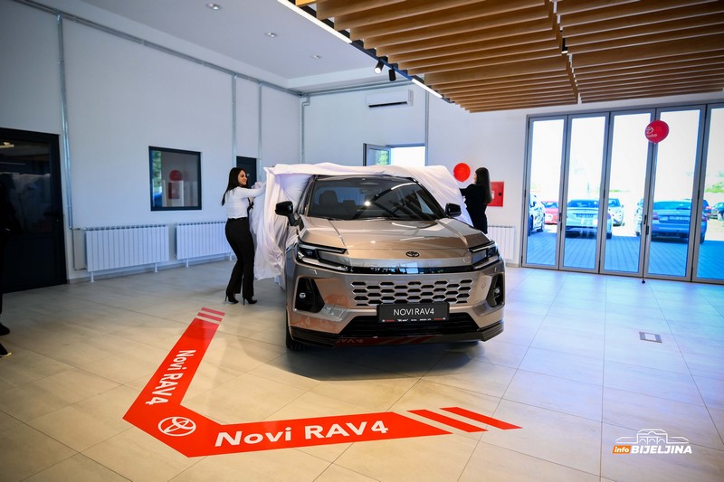 U Brčkom svečano otvoren novi Toyota salon, zvijezda večeri novi model RAV4: Kupcima usluge na najvišem nivou (FOTO)