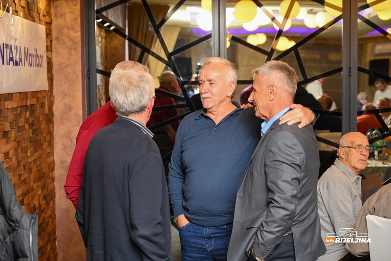 Radnici “Hidromontaže” se okupili u Bijeljini: Firma koja je iza sebe ostavila fabričke gigante i neraskidiva prijateljstva (FOTO)