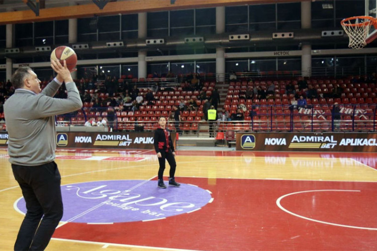 Dodik se pohvalio košarkaškim umijećem: Ubacio nekoliko koševa