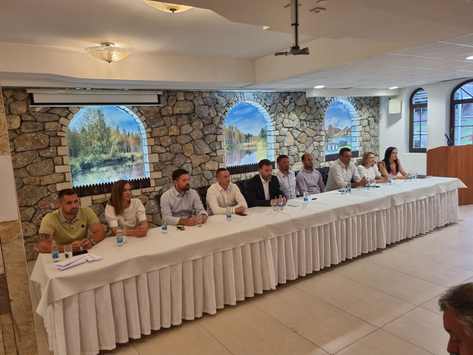 “Nova politička energija dobija podršku sa svih strana”