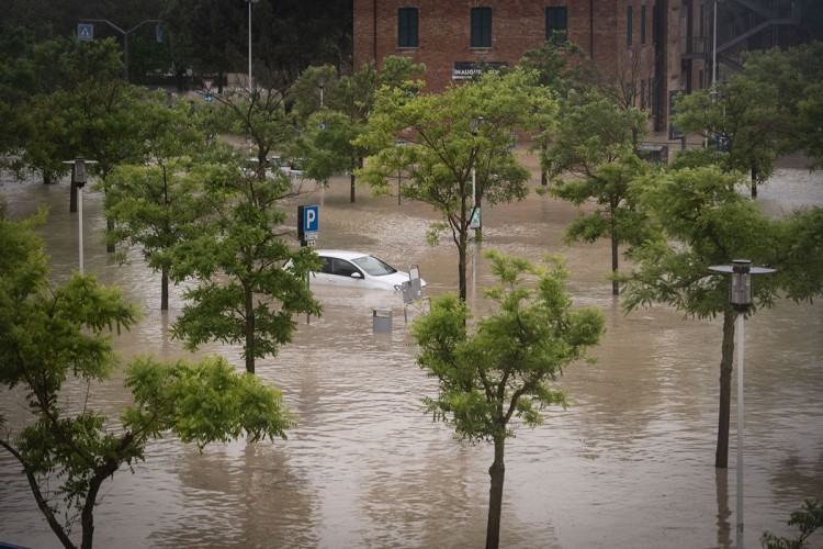 Dramatično i u Italiji: Voda odnijela najmanje šest života