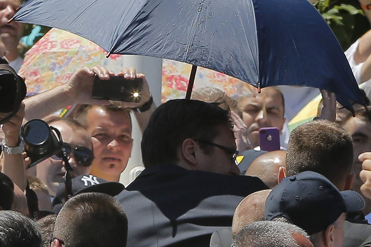 Kamenovanje Vučića u Srebrenici deceniju bez epiloga