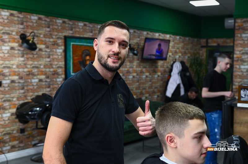 Braća Milan i Miloš Grbić, poznati bijeljinski frizeri: Uspjeh je osmijeh na licu svakog klijenta (FOTO)