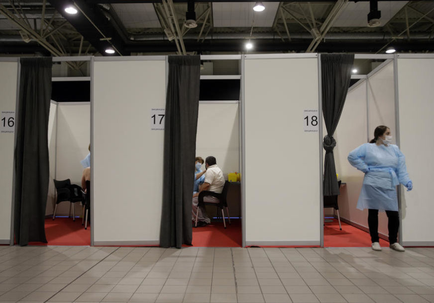 Knjiga utisaka na Beogradskom sajmu: Građani BiH se zahvaljuju Vučiću