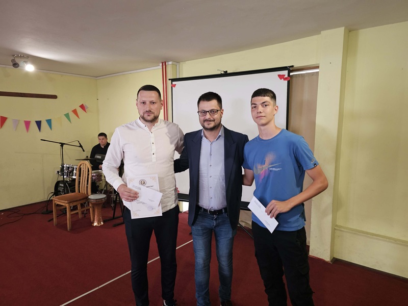 Ponos Ugljevika: Nagrađeni vukovci i đak generacije Osnovne škole 