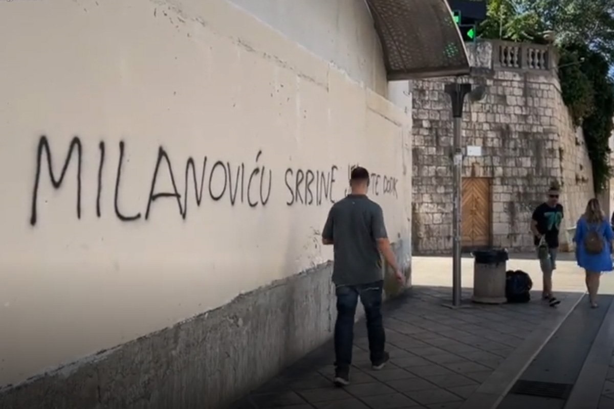 Neprimjeren grafit protiv Milanovića i Dodika u Splitu