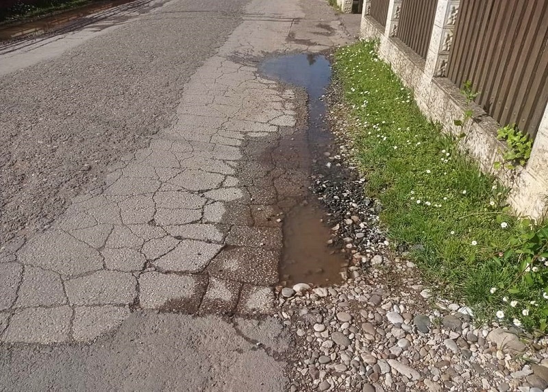 Bijeljina: Sanaciju ulice ČEKAJU ČETIRI GODINE, prijavili problem i NIKAD NISU dobili odgovor (FOTO)