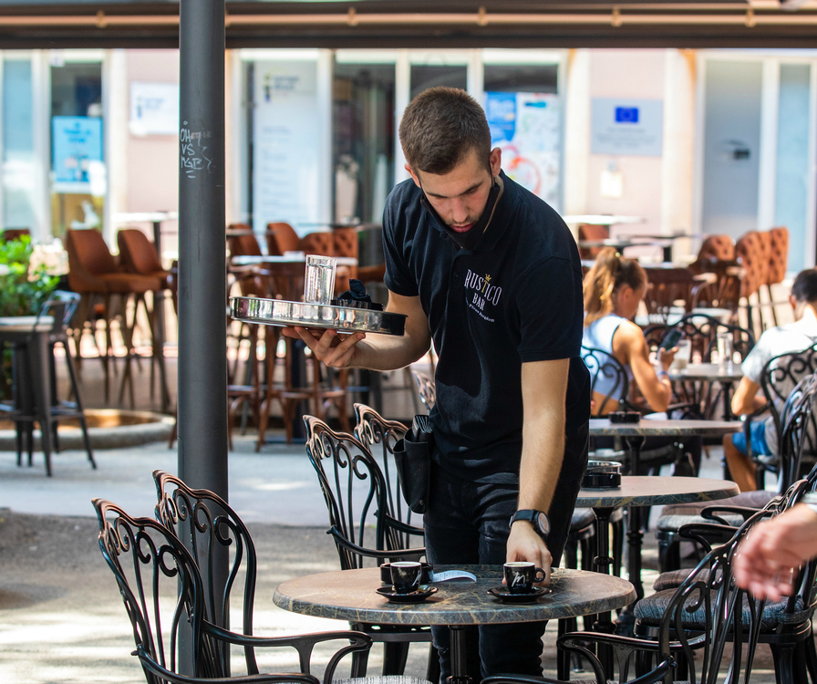 Zbog otkaza mnogim ugostiteljima i turističkim agencijama izmakla pomoć