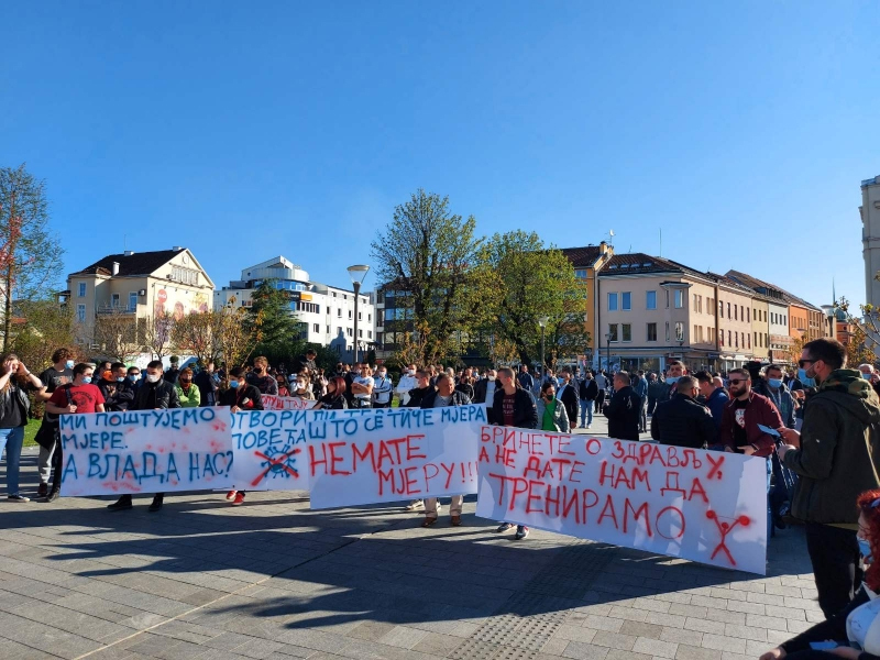 Protesti u Banjaluci: Ugostitelji i vlasnici fitnes centara nezadovoljni odlukom Republičkog štaba