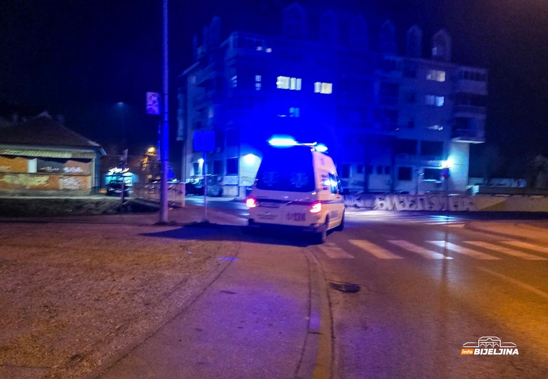 Bijeljina: Pijani biciklista sletio u kanal, intervenisali vatrogasci, Hitna i policija (FOTO)