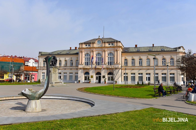 Gradska uprava Bijeljina upozorava vlasnike da očiste svoje površine od otpada