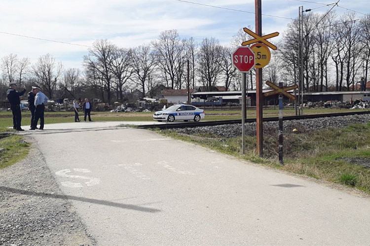 Nesreća u Prijedoru: Na pružnom prelazu poginuo stariji muškarac