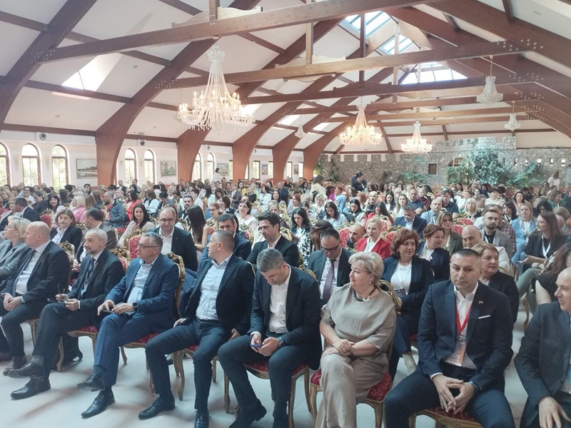 Šeranić na konferenciji u Bijeljini: Jačamo sestrinstvo i povećavamo plate zdravstvenim radnicima