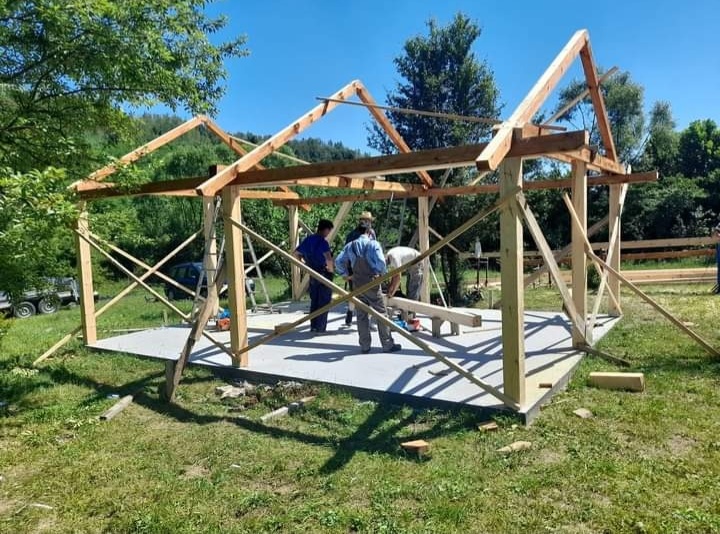 U selu u FBiH, gdje je sve srpsko zbrisano sa zemlje, grade crkvu: “Ona će nas okupljati” (FOTO)