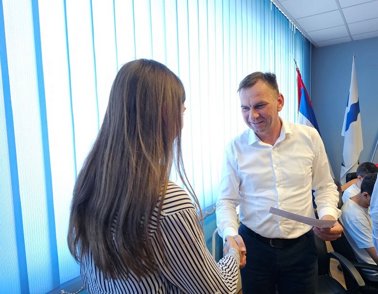 Nagrade najboljim srednjoškolcima od opštine Ugljevik: Znanjem grade sebe i svoj Ugljevik