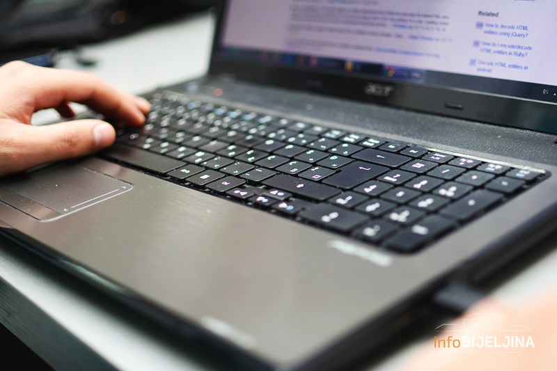 Istraživanje Zavoda za statistiku RS: Povećano korišćenje interneta, smanjena upotreba računara