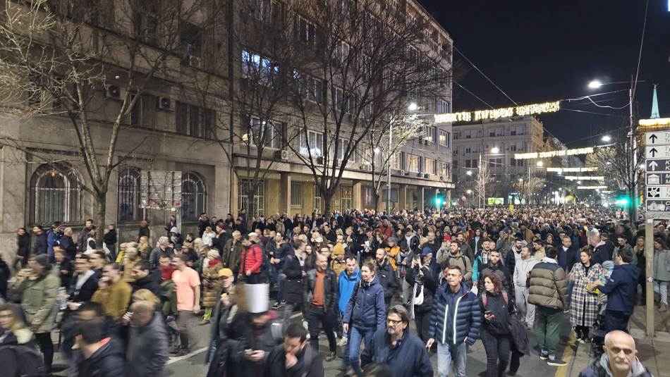 I večeras protest opozicije i studenata u Srbiji, zatvoren saobraćaj (FOTO)