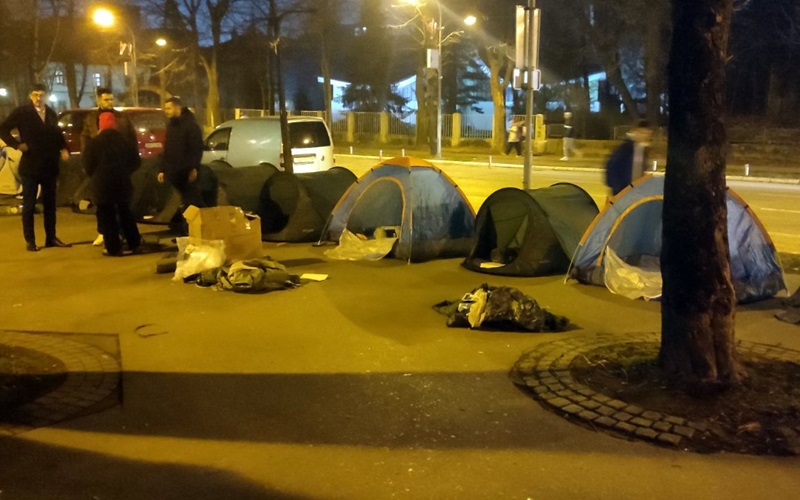 Građani postavili šatore ispred Narodne skupštine Republike Srpske