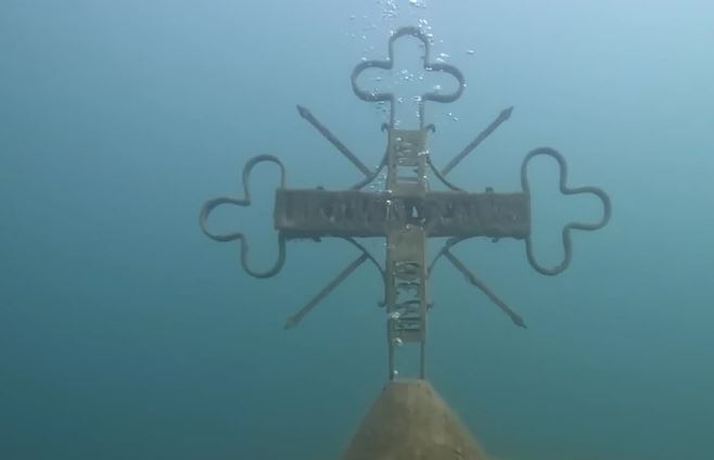 NEVJEROVATNI SNIMCI Ronioci ostali nijemi pred nestvarnim prizorima potopljene srpske svetinje (FOTO, VIDEO)