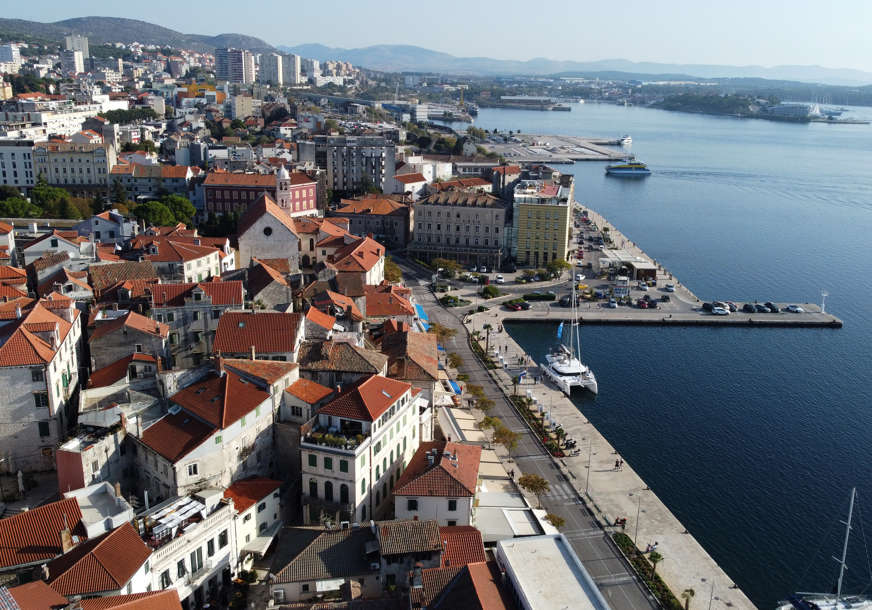 Grad na Jadranu cijenama oduševio turiste: Kugla sladoleda - 90 centi, KAFA ZA EVRO I 7O