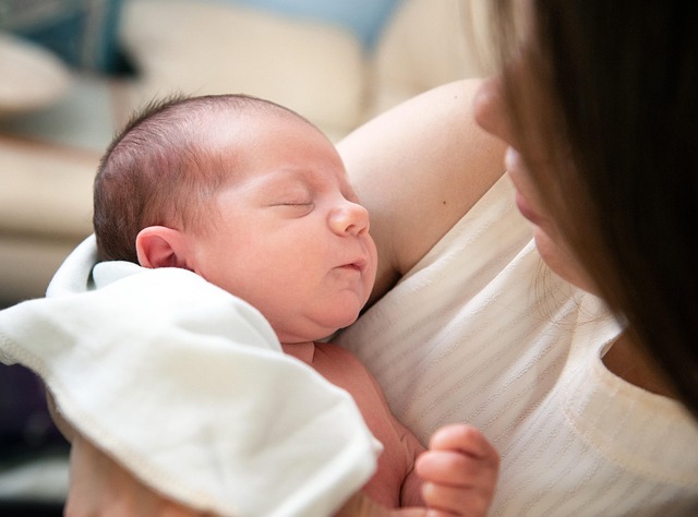 Kako su bebe hranjene prije adaptiranog mlijeka? Neke metode danas djeluju nevjerovatno