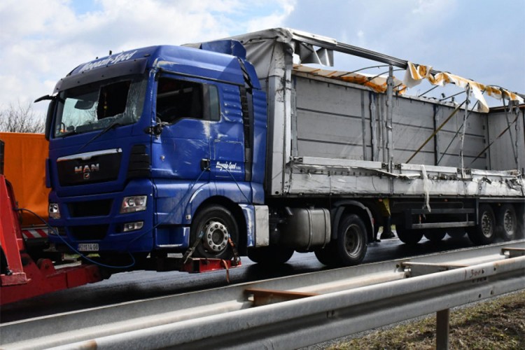 Vatrogasac iz Okučana: Rolne papira prepolovile ljude