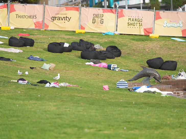 Broj poginulih na plaži Bondaj povećan na 16, napadači otac i sin!