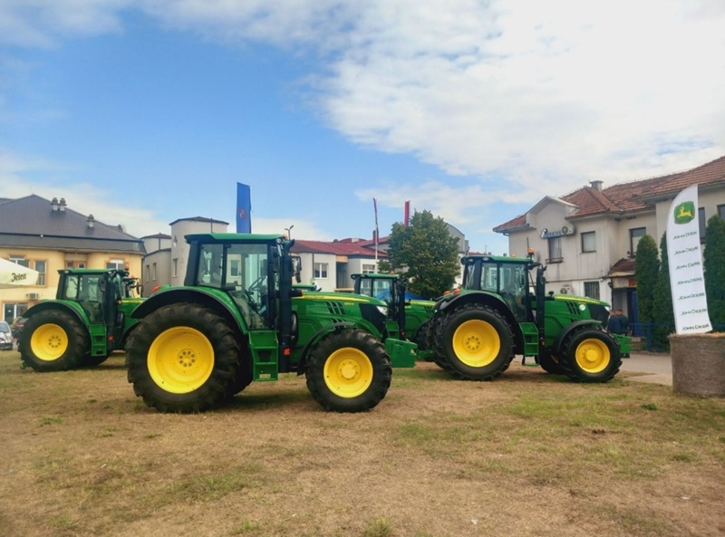 Posjetite Sajam u Bijeljini: Stižu najnoviji modeli traktora John Deere, iskoristite sajamske akcije 