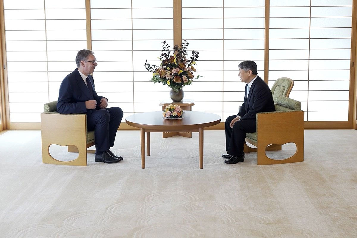 Vučića primio japanski car