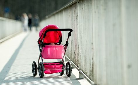 Srbija: Dadilja otela bebu i odnijela bivšem partneru, rekla da se porodila