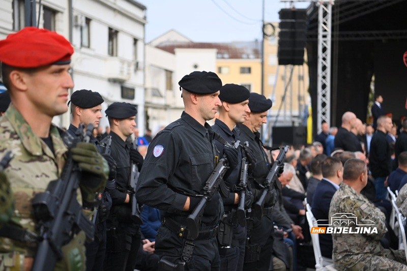 Bijeljina: Obilježavanje Dana specijalaca, veterani postrojeni nakon 30 godina (FOTO)